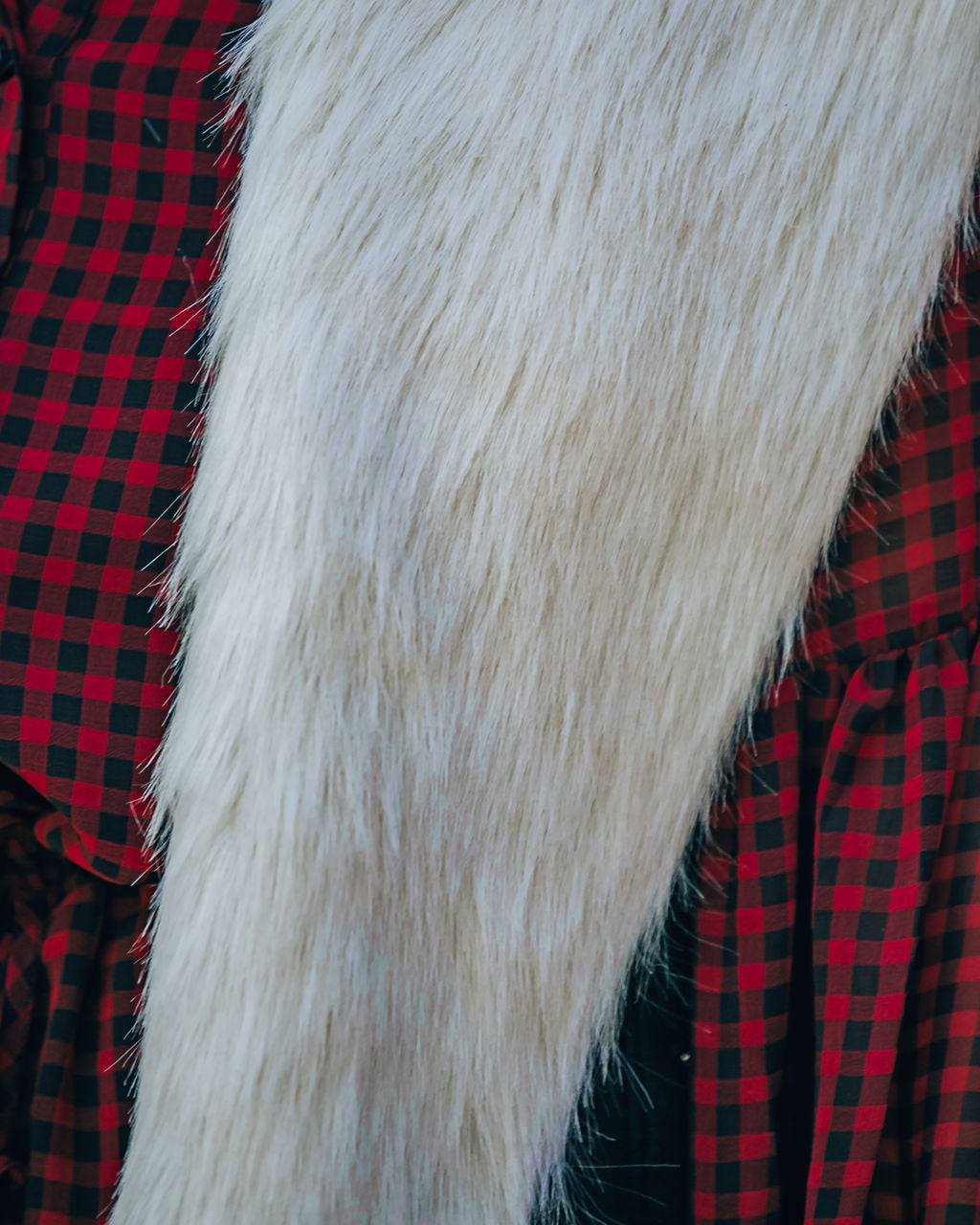 Mammoth Pocketed Faux Fur Lined Vest - Black