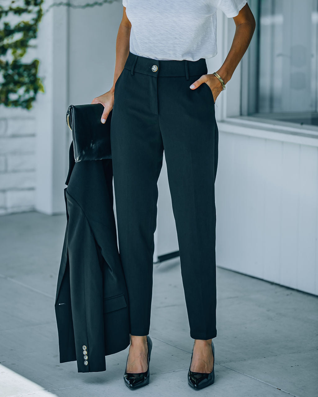Long Shot Pocketed High Rise Trousers - Black