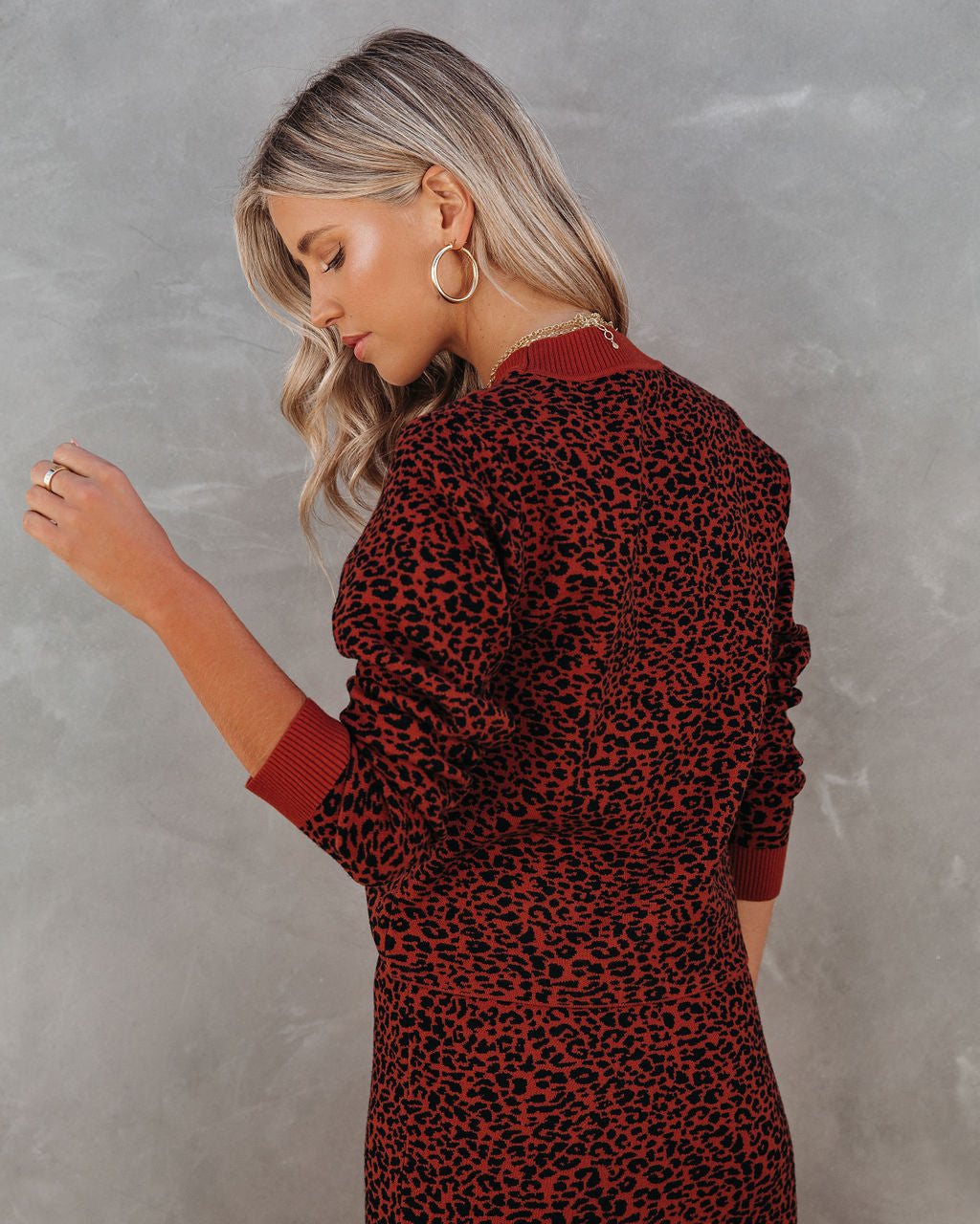 Gusto Crop Knit Leopard Sweater - Brick
