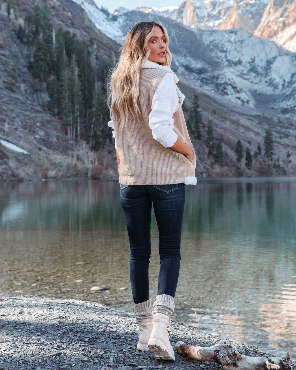 Goody Pocketed Sherpa Lined Vest - Sand