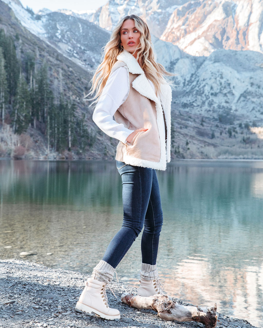 Goody Pocketed Sherpa Lined Vest - Sand