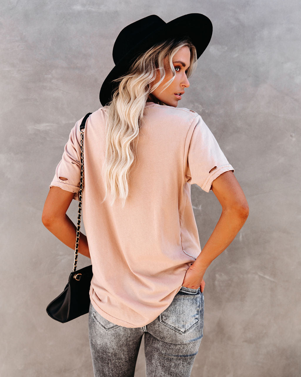 Loves Her Cubs Cotton Distressed Mama Bear Tee