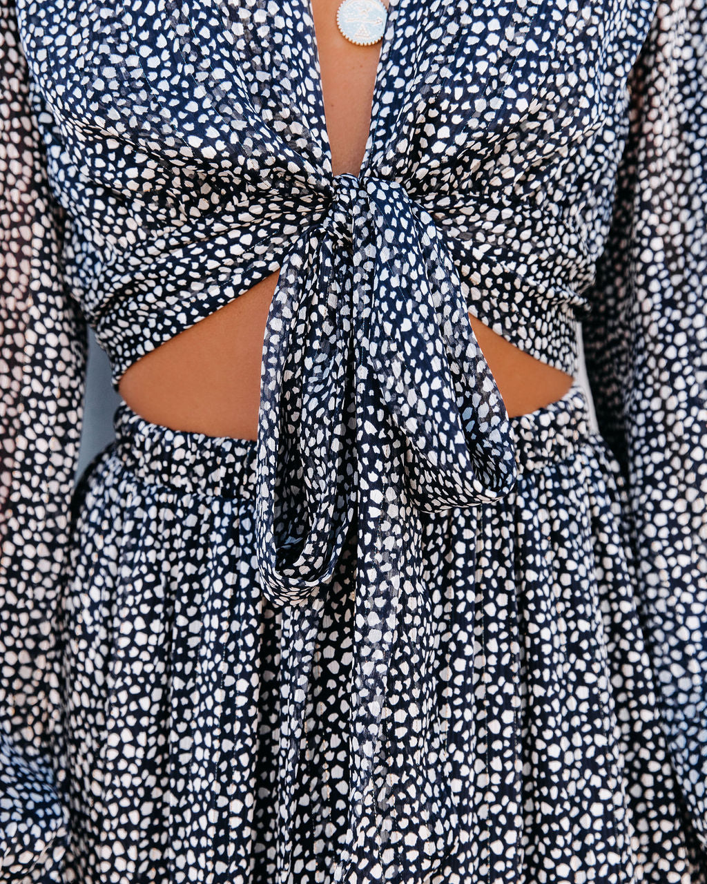 Scenery Printed Tie Front Crop Blouse - Navy